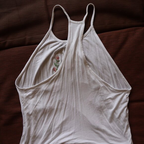 Beautifully Embroidered rose pattern oversized tank top size S/M - Picture 4 of 4
